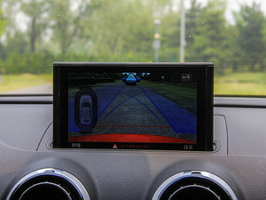 2015Sportback e-tron \Ӱ п؅^