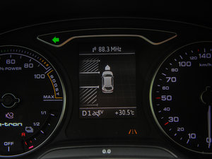 2015Sportback e-tron \Ӱ п؅^