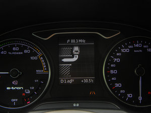 2015Sportback e-tron \Ӱ п؅^