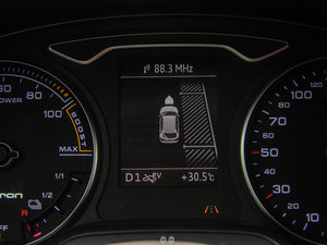 2015Sportback e-tron \Ӱ п؅^