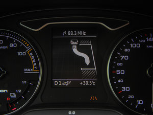 2015Sportback e-tron \Ӱ п؅^