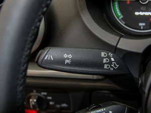 2015Sportback e-tron \Ӱ п؅^