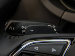 2015Sportback e-tron \Ӱ п؅^