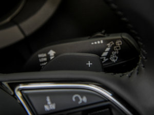 2015Sportback e-tron \Ӱ п؅^