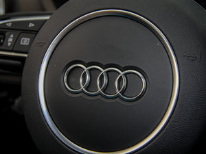 2015Sportback e-tron \Ӱ п؅^