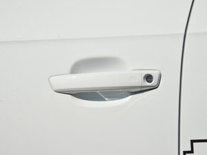 2015Sportback e-tron \Ӱ {T