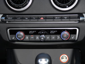 2015Sportback e-tron \Ӱ {{