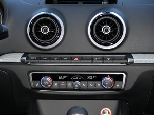 2015Sportback e-tron \Ӱ {