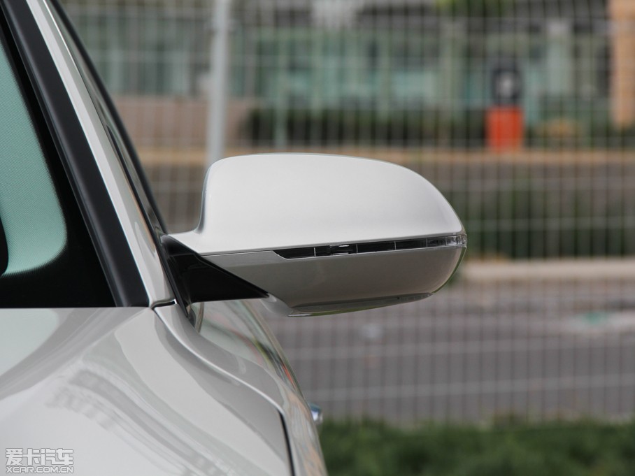 2015��W��A8 45 TFSI quattro���A��