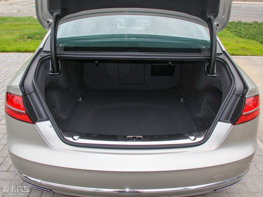 2015��W��A8 45 TFSI quattro���A��