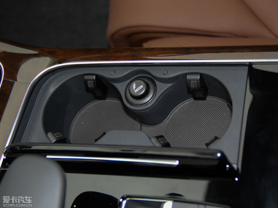 2015��W��A8 45 TFSI quattro���A��