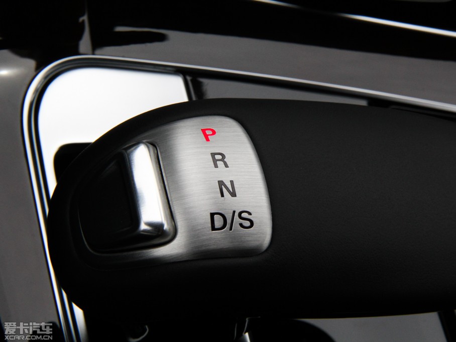 2015��W��A8 45 TFSI quattro���A��