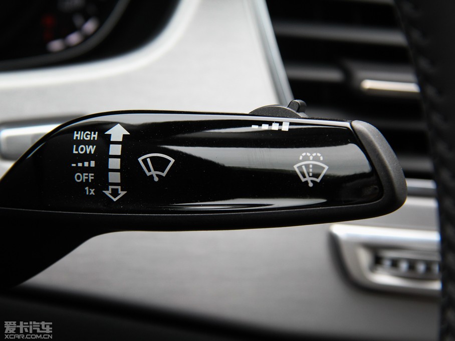 2015��W��A8 45 TFSI quattro���A��