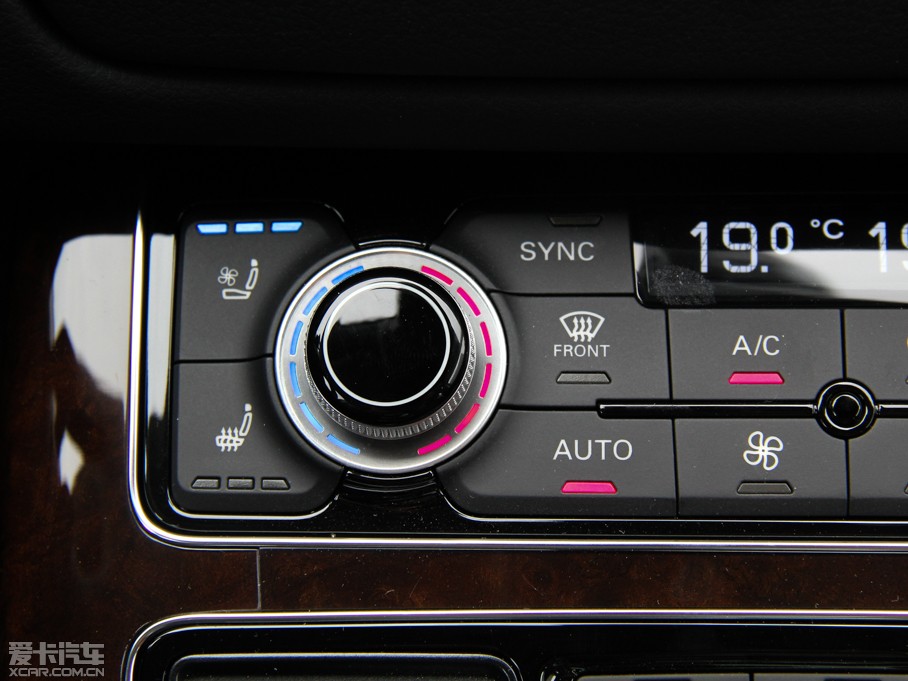 2015��W��A8 45 TFSI quattro���A��