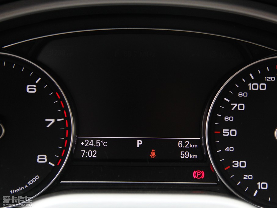 2015��?yu��n)W��A8 45 TFSI quattro���A��