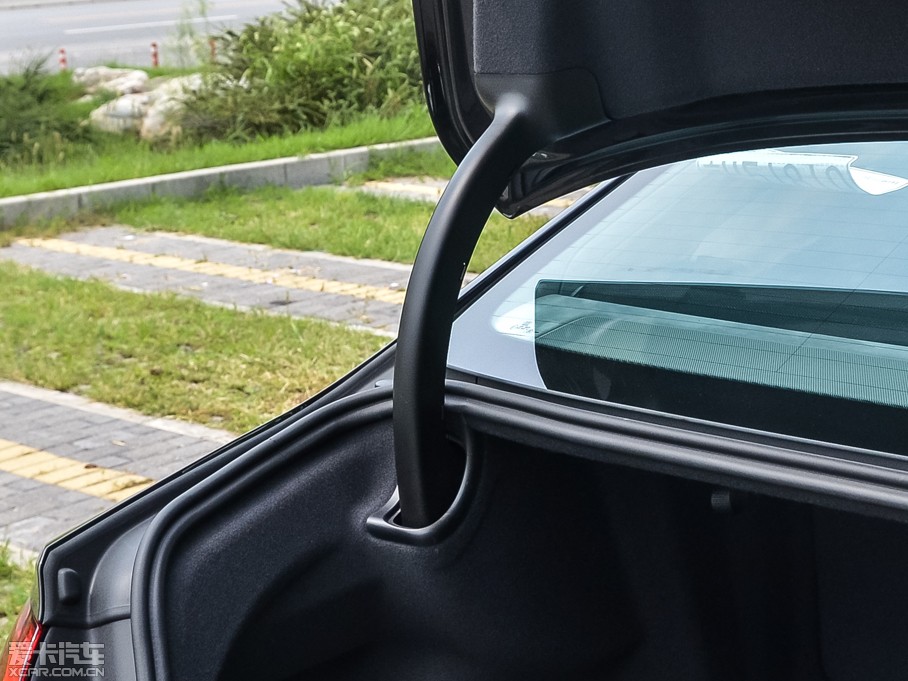 2015?yun)WA8 50 TFSI quattroF