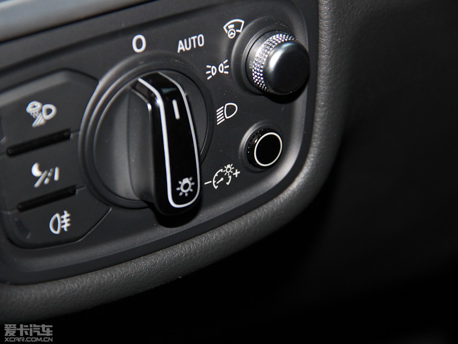 2015WA8 60 TFSI quattroA