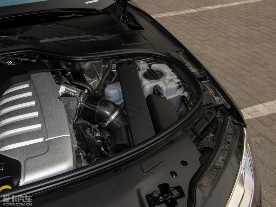 2015WA8 6.3 FSI W12 quattroŞ