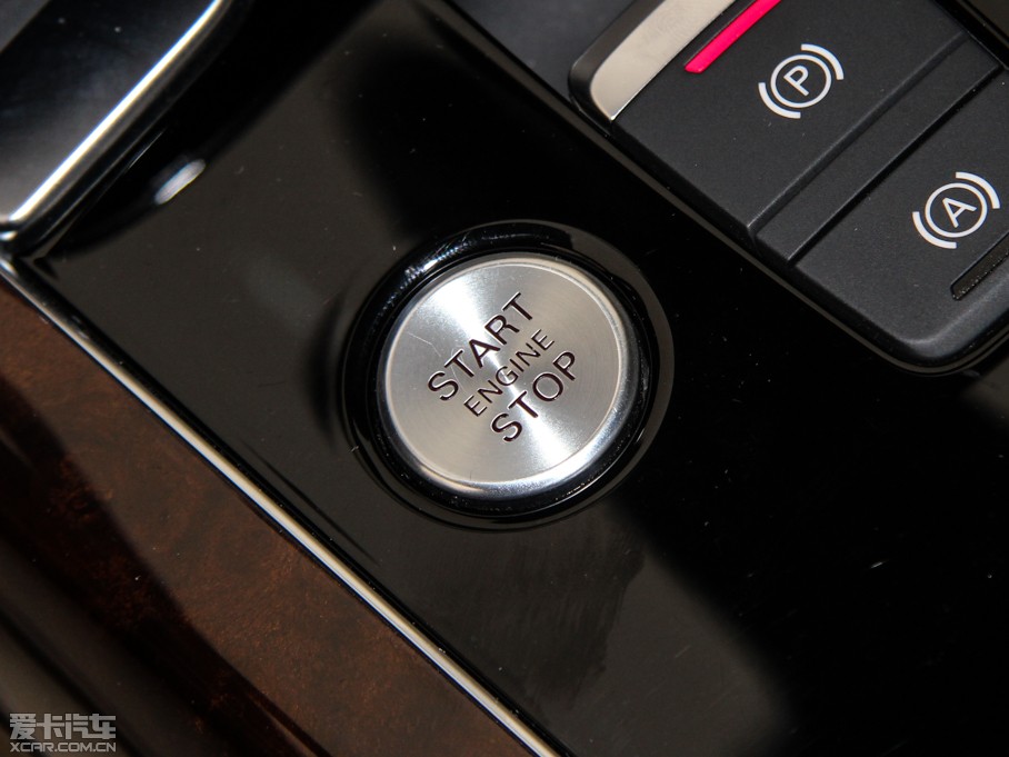 2015WA8 6.3 FSI W12 quattroŞ