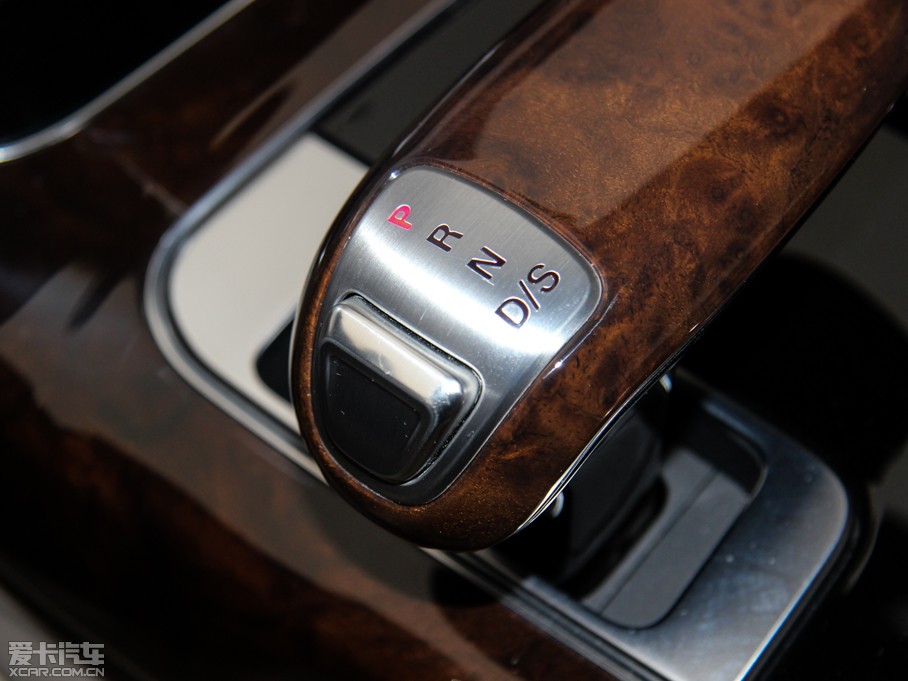 2015WA8 6.3 FSI W12 quattroŞ