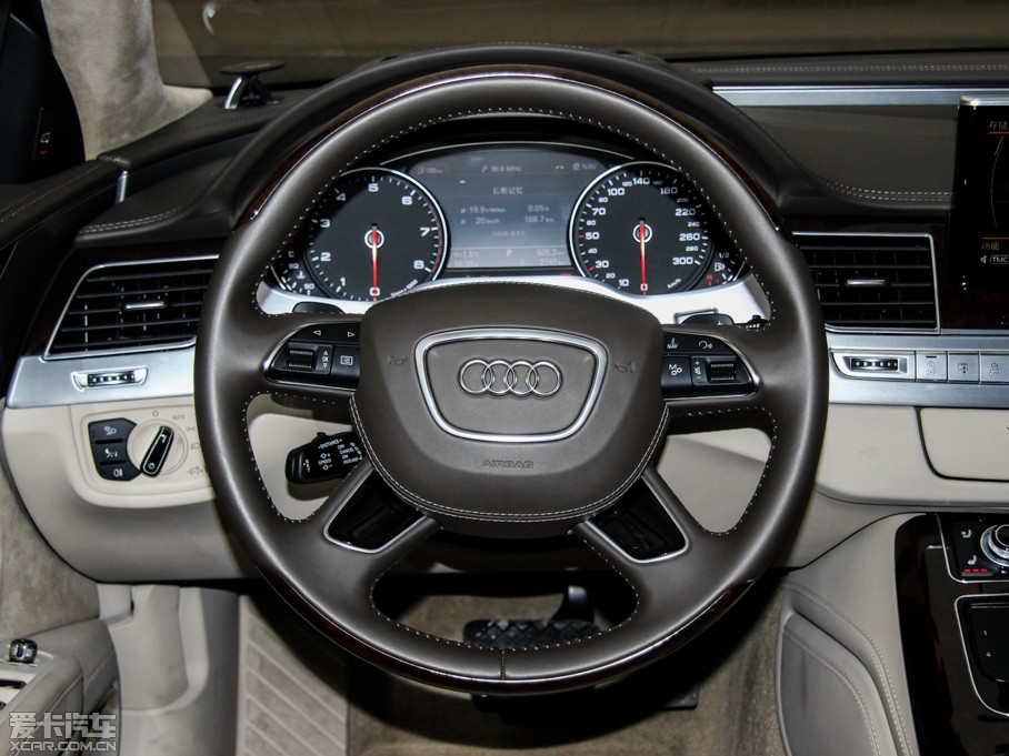 2015WA8 6.3 FSI W12 quattroŞ