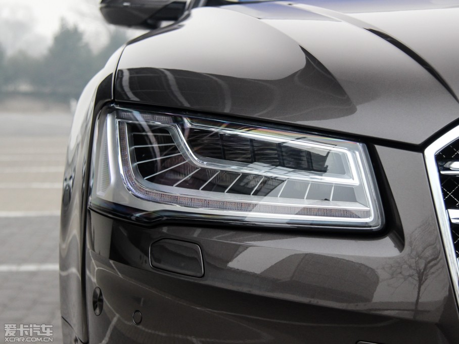 2015?yun)WA8 6.3 FSI W12 quattroŞ