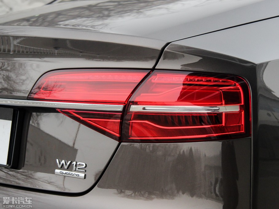 2015?yun)WA8 6.3 FSI W12 quattroŞ