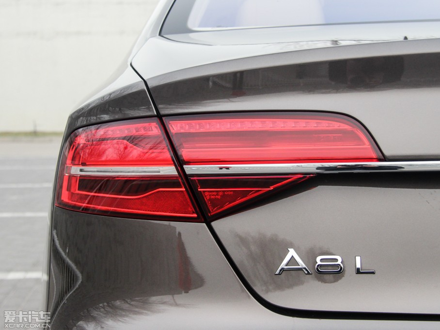 2015WA8 6.3 FSI W12 quattroŞ