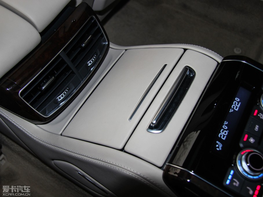 2015WA8 6.3 FSI W12 quattroŞ