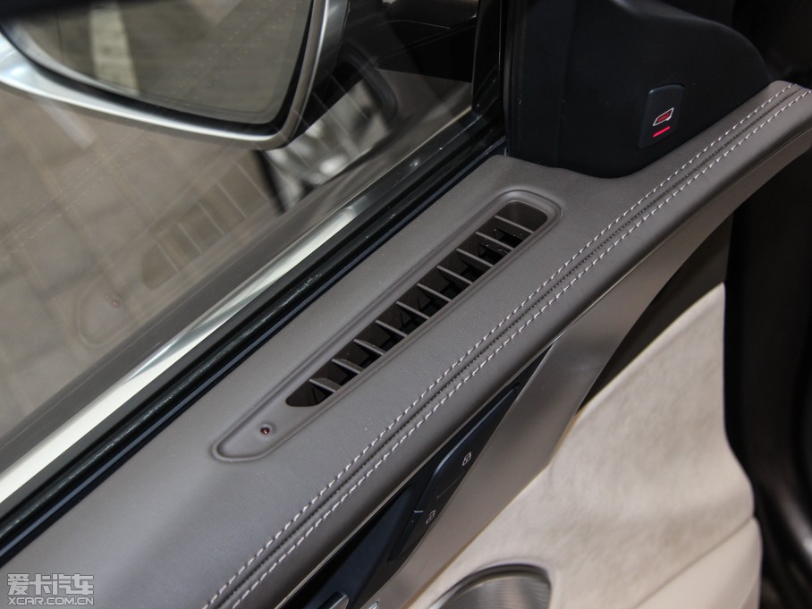 2015WA8 6.3 FSI W12 quattroŞ