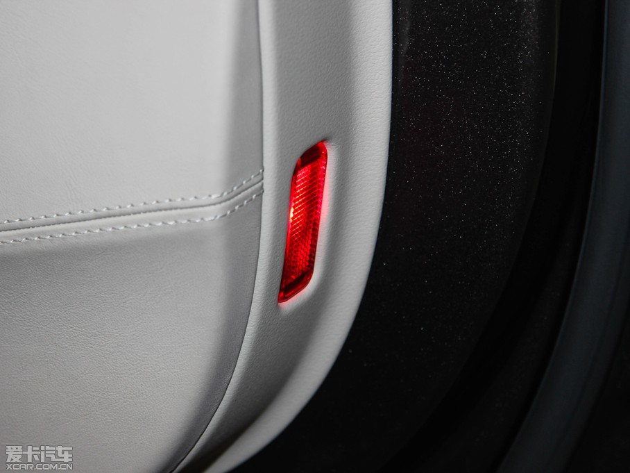 2015WA8 6.3 FSI W12 quattroŞ