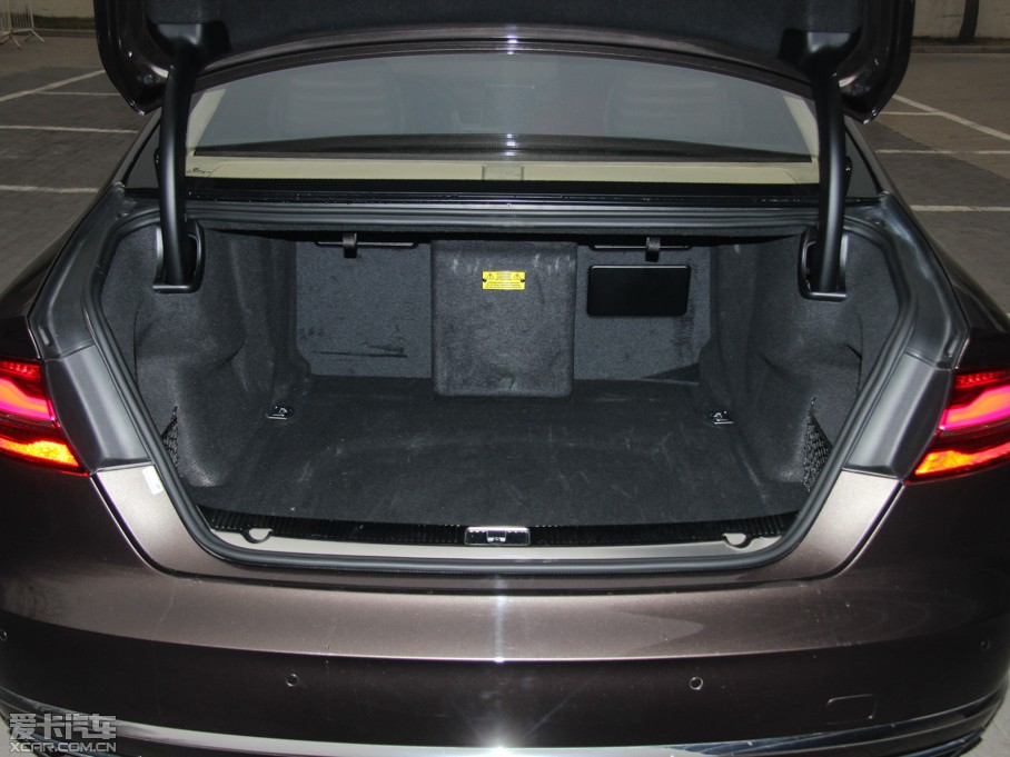 2015WA8 6.3 FSI W12 quattroŞ