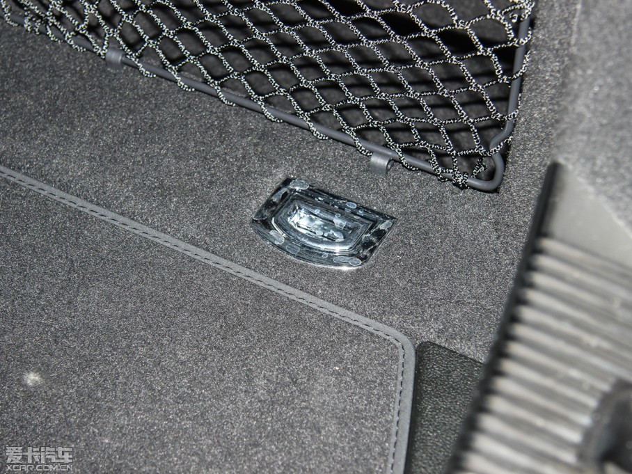 2015?yun)WA8 6.3 FSI W12 quattroŞ