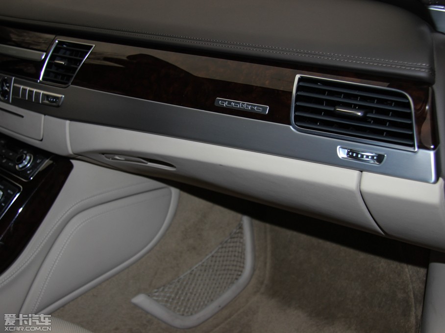 2015WA8 6.3 FSI W12 quattroŞ