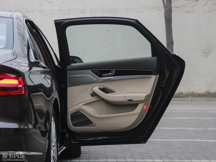 2015WA8 6.3 FSI W12 quattroŞ