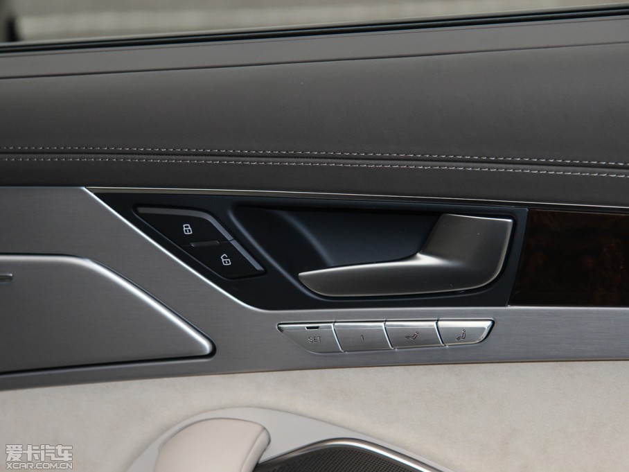 2015WA8 6.3 FSI W12 quattroŞ