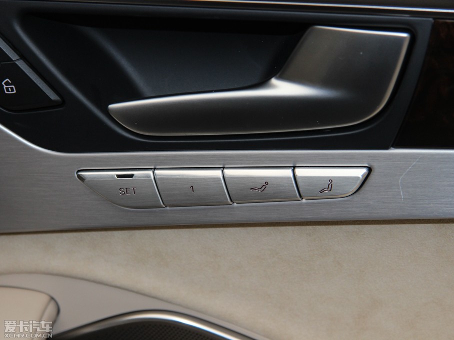 2015?yun)WA8 6.3 FSI W12 quattroŞ