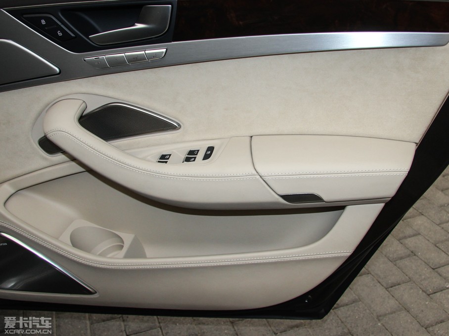 2015WA8 6.3 FSI W12 quattroŞ