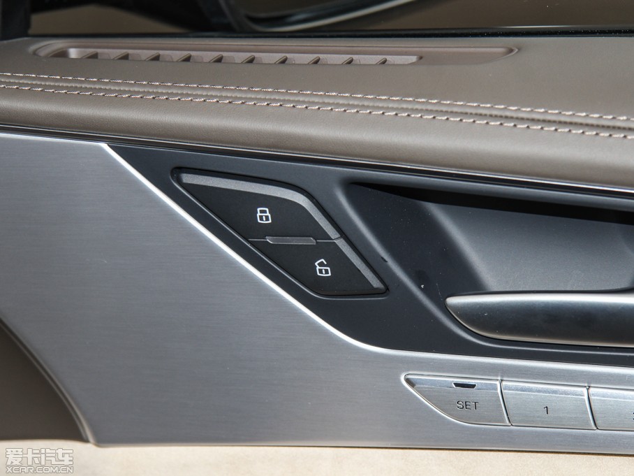 2015WA8 6.3 FSI W12 quattroŞ