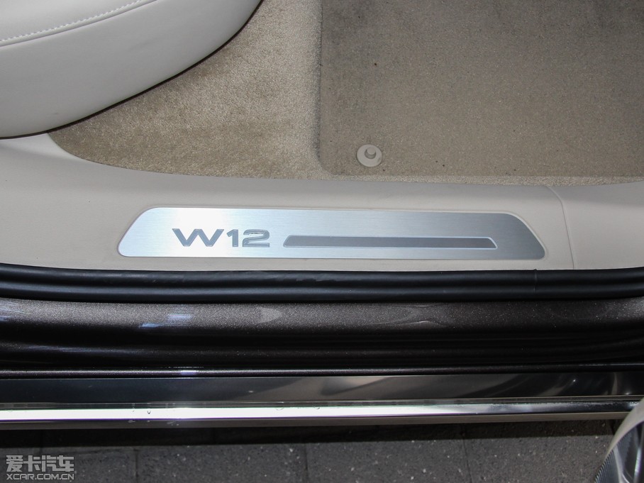 2015WA8 6.3 FSI W12 quattroŞ