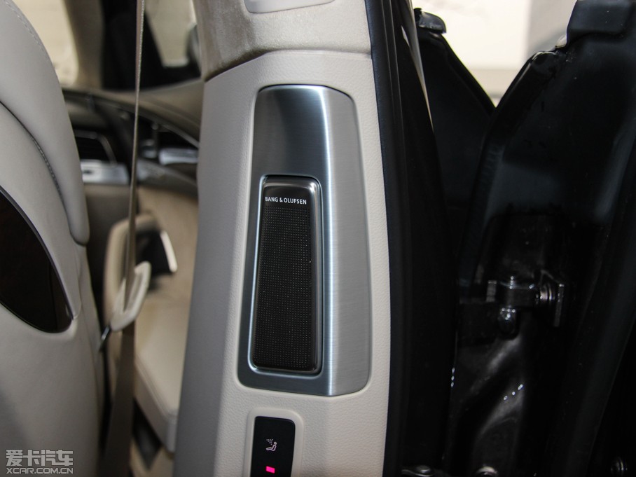 2015?yun)WA8 6.3 FSI W12 quattroŞ