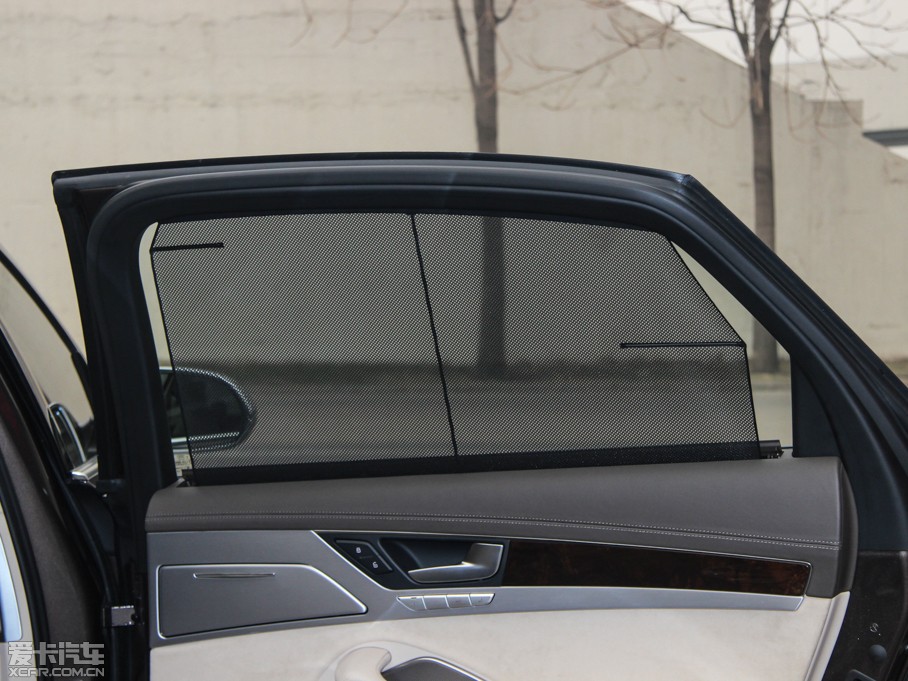 2015?yun)WA8 6.3 FSI W12 quattroŞ