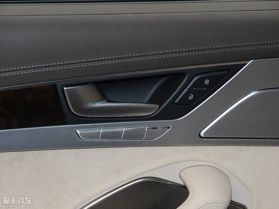 2015WA8 6.3 FSI W12 quattroŞ