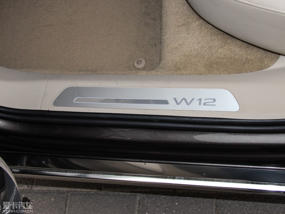 2015?yun)WA8 6.3 FSI W12 quattroŞ