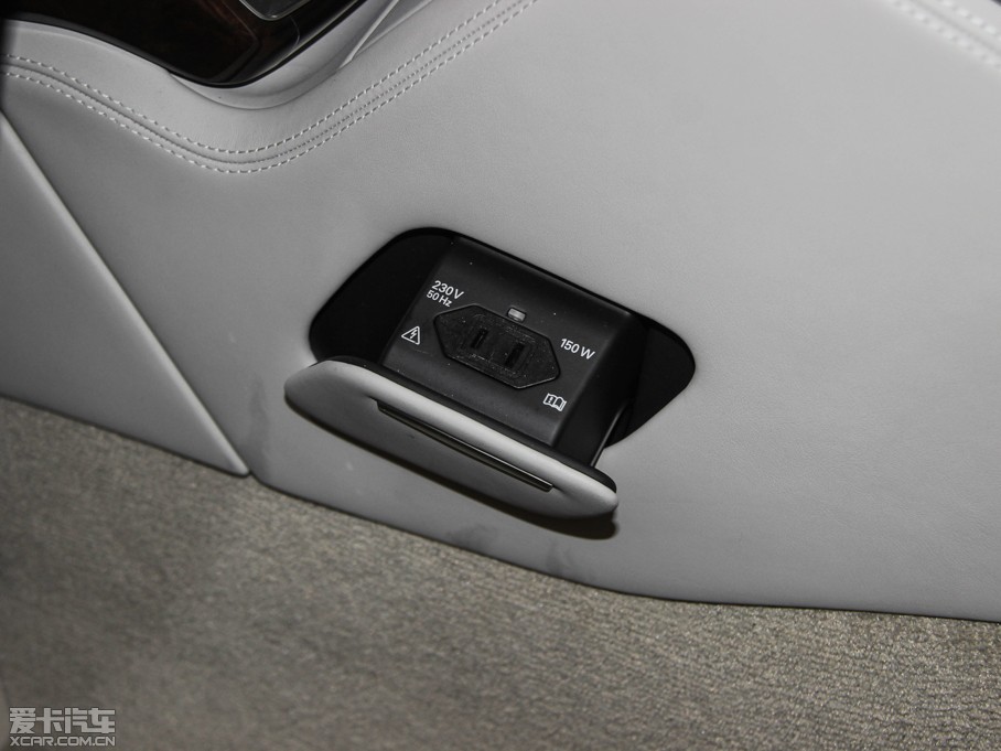 2015WA8 6.3 FSI W12 quattroŞ