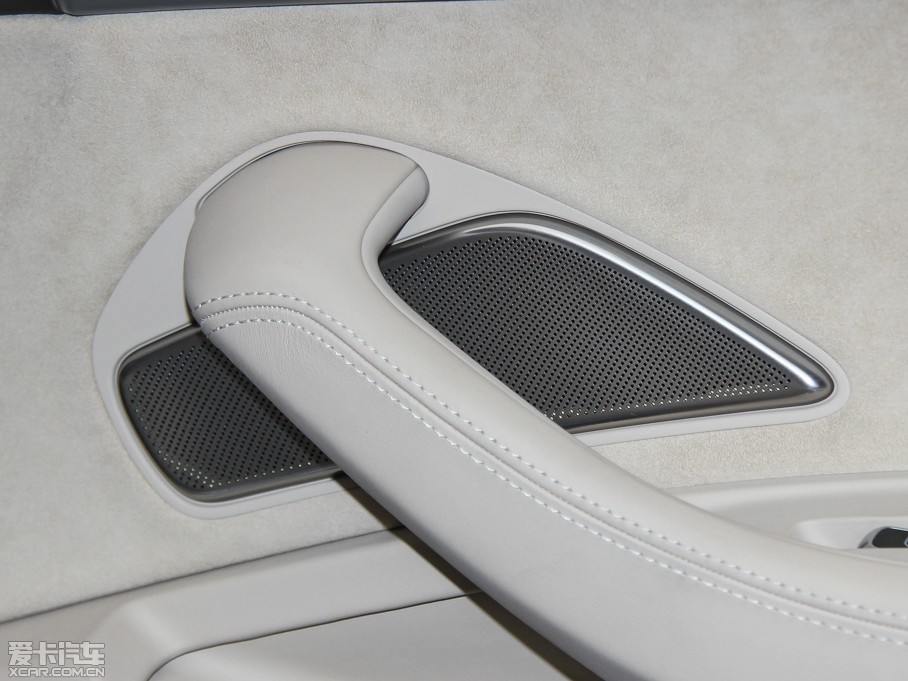 2015WA8 6.3 FSI W12 quattroŞ