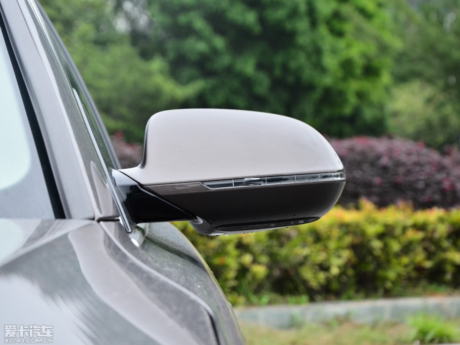 2015��?yu��n)W��A8 50 TFSI quattro���A��