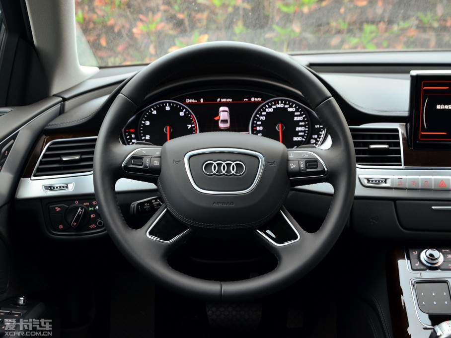 2015��W��A8 50 TFSI quattro���A��