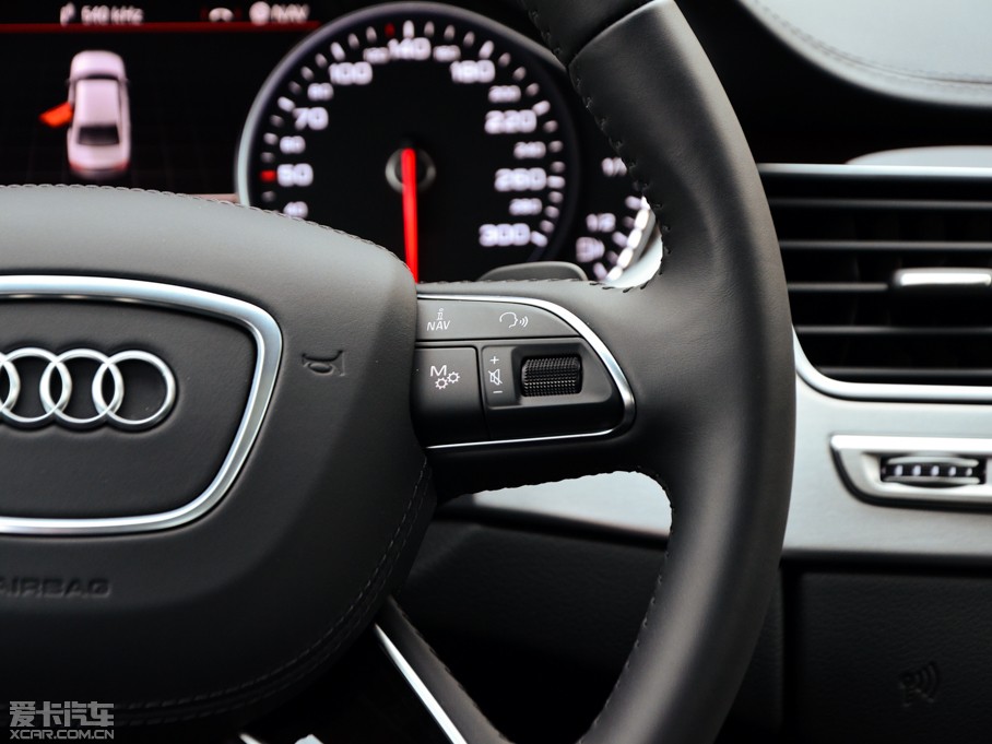 2015��W��A8 50 TFSI quattro���A��