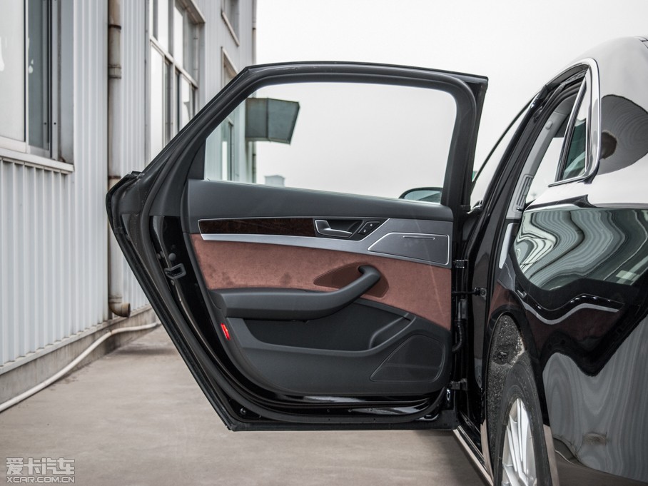 2015?yun)WA8 30 FSI m